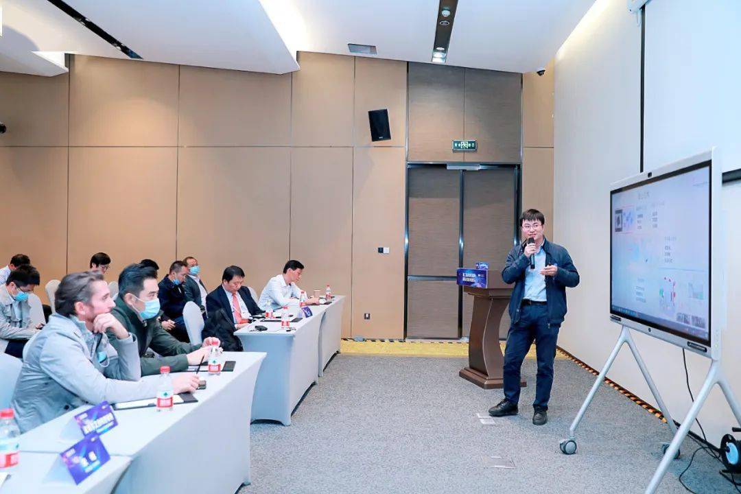 關于大廠是互聯網行業的風向標的信息