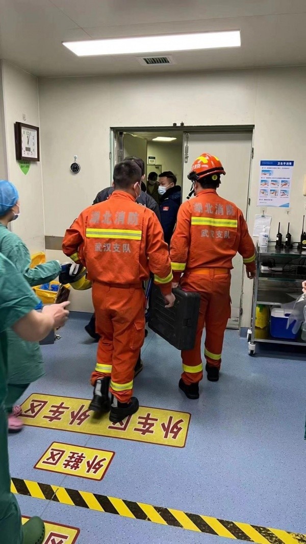 包含詹海濤中國互聯(lián)網(wǎng)新聞中心的詞條