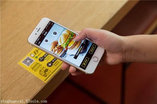 正規(guī)餐飲小程序開發(fā)外包(餐飲小程序平臺都需要什么資質)